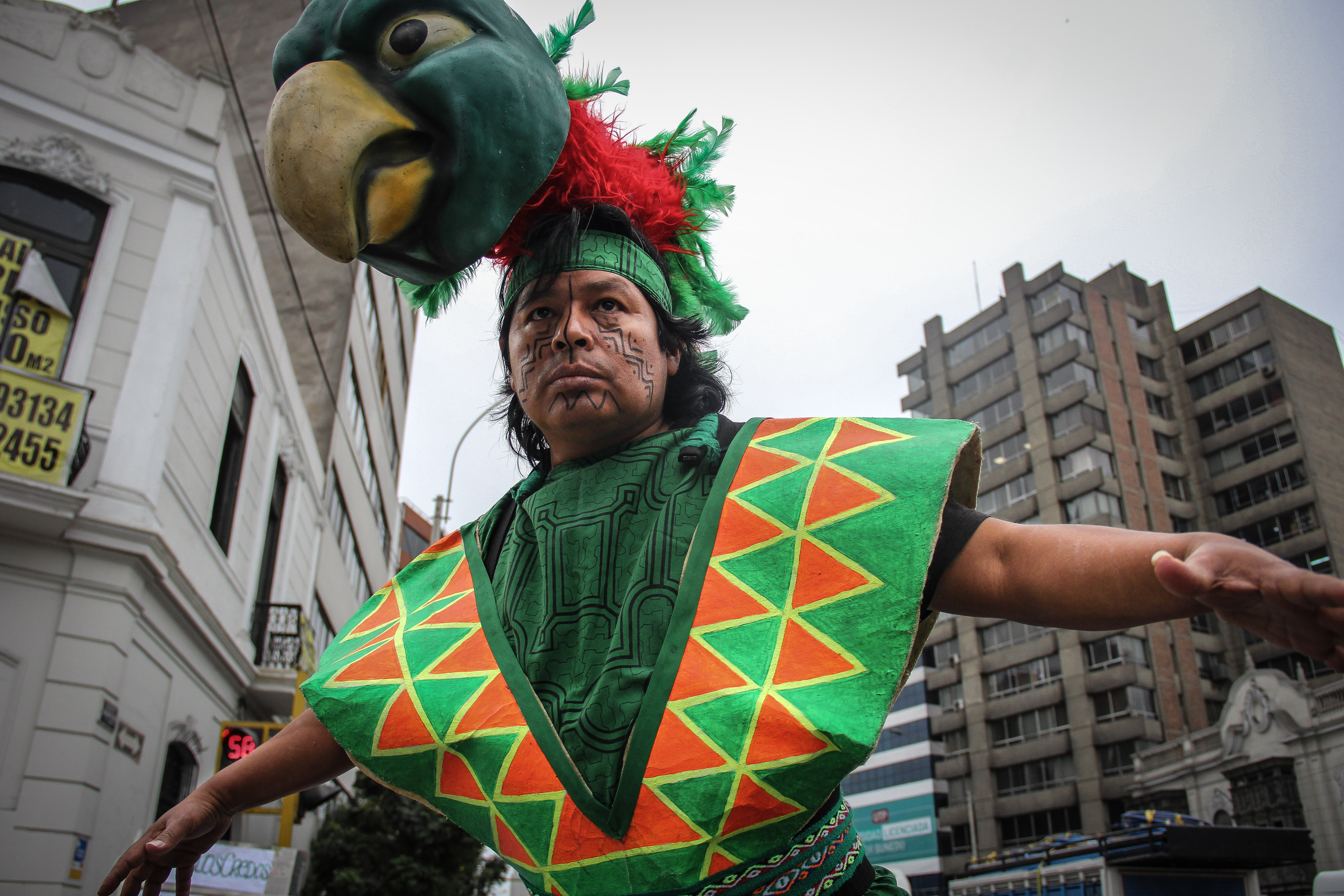 (FOTOS ) Más de mil personas en Lima se movilizaron por el pedido de Emergencia Climática