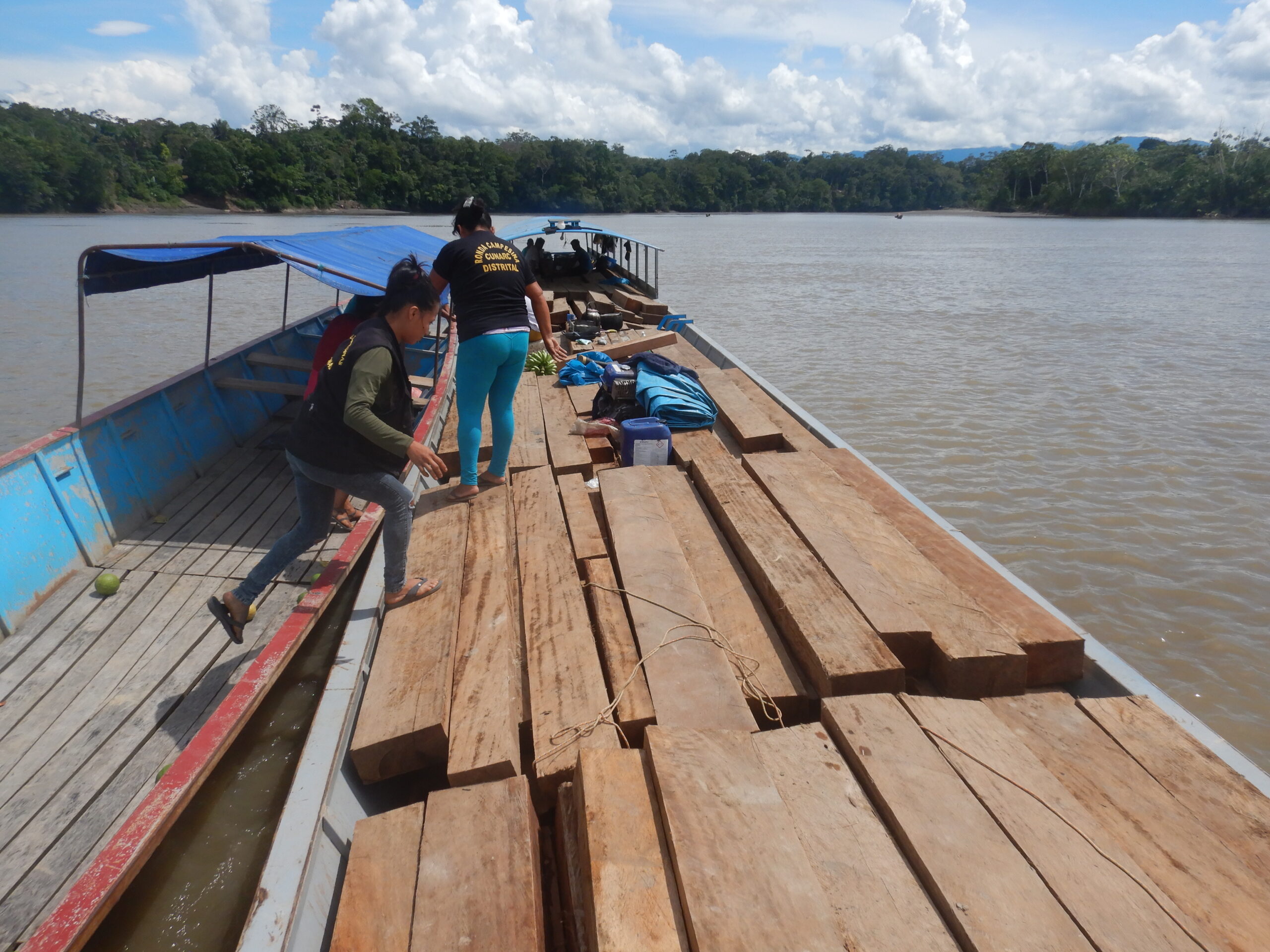 Nación Wampís actúa frente a tala ilegal: Decomisan madera con el apoyo de fuerzas comunitarias en Kanus